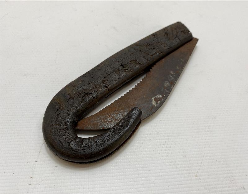 OSMANLI DÖNEMİ FARKLI FORMDA BAĞ BIÇAĞI