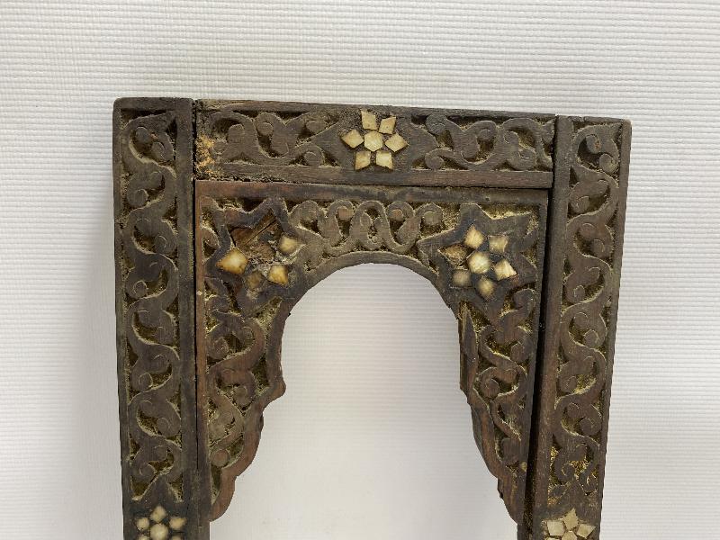 OSMANLI DÖNEMİ SEDEF KAKMALI AHŞAP İKONA ÇERÇEVESİ