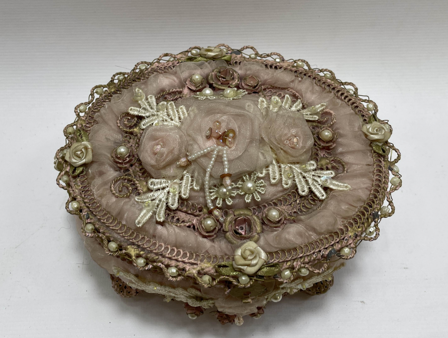 1900 BAŞLARI DUVAKLI MÜCEVHER KUTUSU