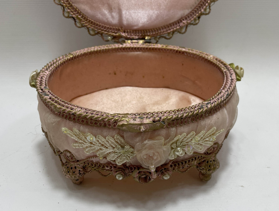 1900 BAŞLARI DUVAKLI MÜCEVHER KUTUSU