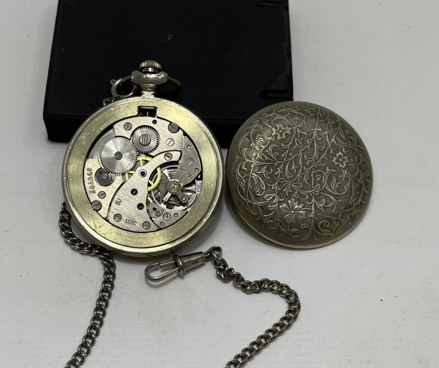 KAPAKLARI KABARTMA İŞÇİLİKLİ AVCI KASA ANTİKA KURMALI CEP SAATİ