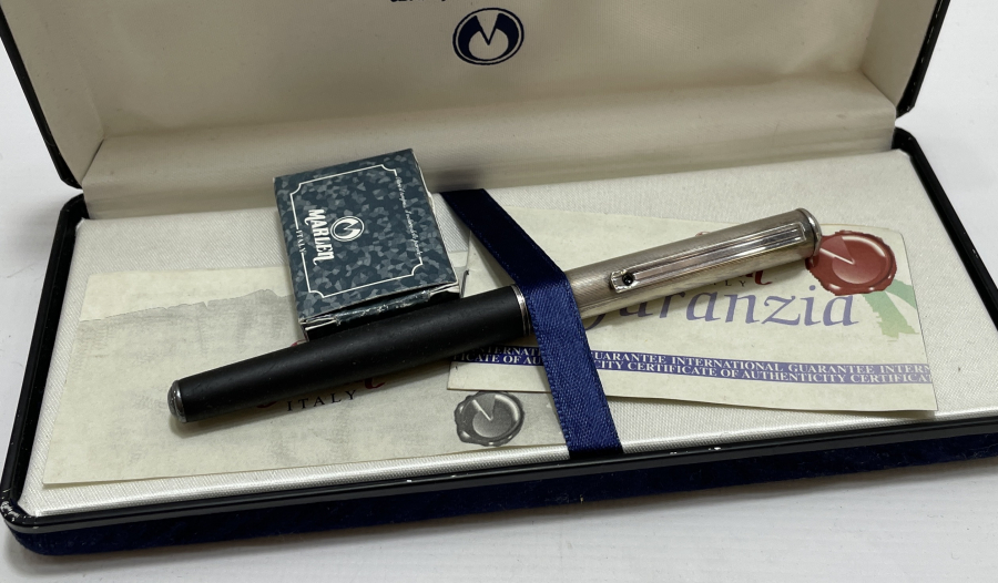 MARLEN MARKA ORJİNAL KUTUSUNDA GÜMÜŞ DOLMA KALEM