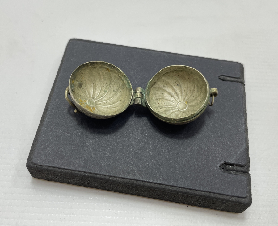 OSMANLI DÖNEMİ ÇARKI FELEK MOTİFLİ GÜMÜŞ SAKIZLIK