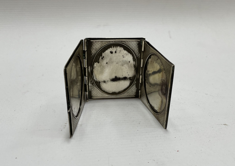 ÜZERİ AZNAVUR İŞÇİLİKLİ 1900 BAŞLARI FRANSIZ 3 LÜ FOTOĞRAFLIK