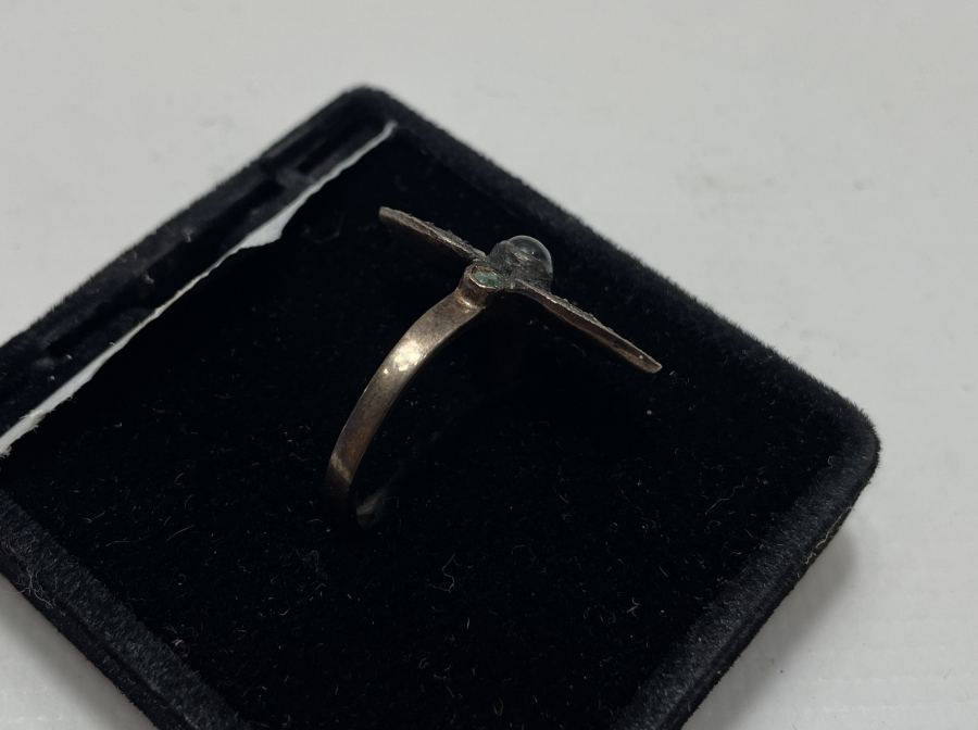 ELMAS ZÜMRÜT VE YAKUT TAŞLARLA SÜSLÜ ANTİKA YÜZÜK