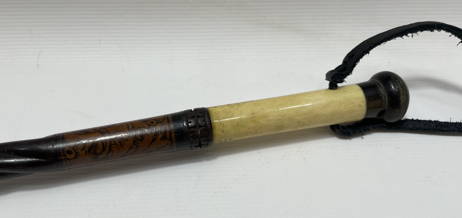 OSMANLI DÖNEMİ İÇİNDE GİZLİ ŞİŞ BULUNAN NADİR FORMDA KAMÇI