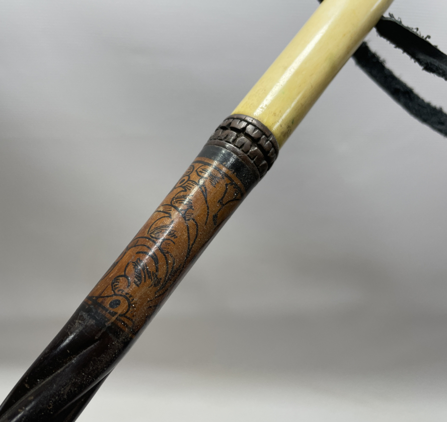 OSMANLI DÖNEMİ İÇİNDE GİZLİ ŞİŞ BULUNAN NADİR FORMDA KAMÇI