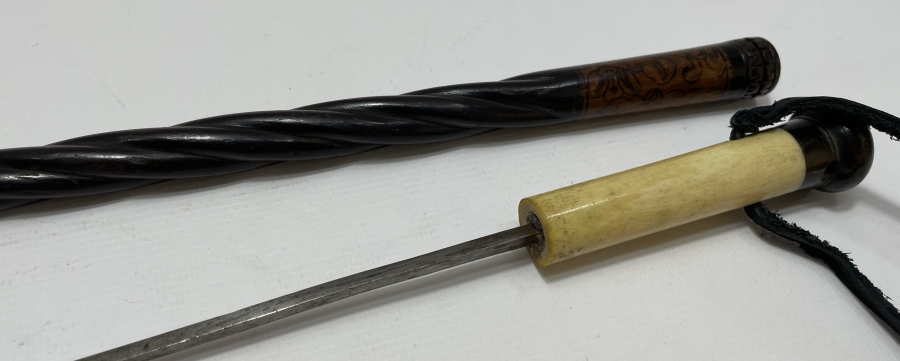 OSMANLI DÖNEMİ İÇİNDE GİZLİ ŞİŞ BULUNAN NADİR FORMDA KAMÇI