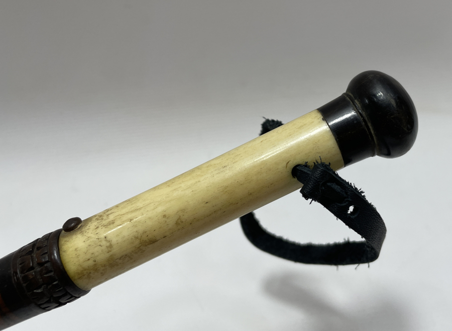 OSMANLI DÖNEMİ İÇİNDE GİZLİ ŞİŞ BULUNAN NADİR FORMDA KAMÇI