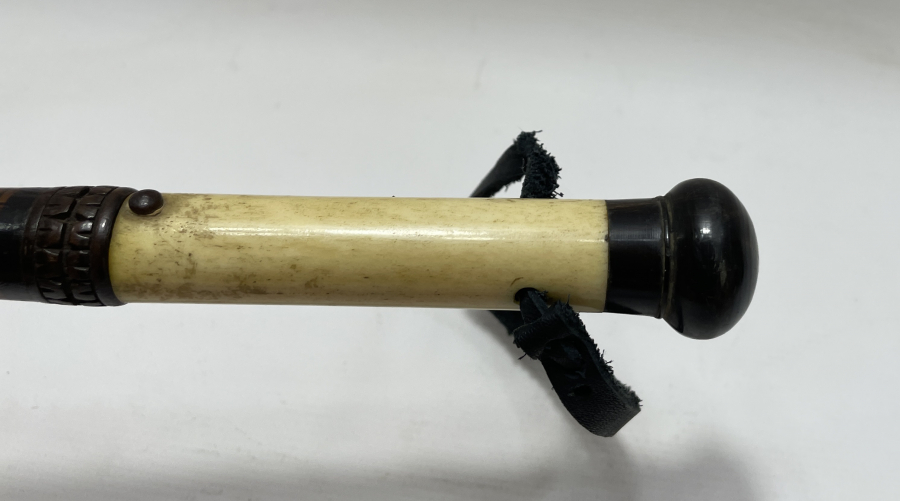 OSMANLI DÖNEMİ İÇİNDE GİZLİ ŞİŞ BULUNAN NADİR FORMDA KAMÇI