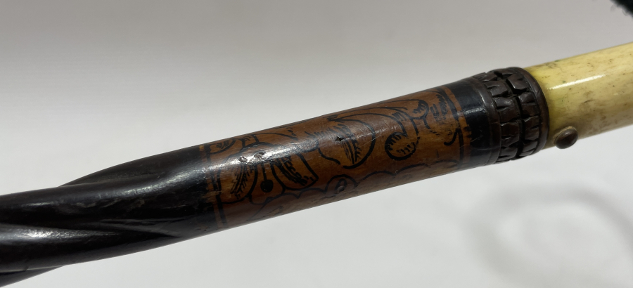 OSMANLI DÖNEMİ İÇİNDE GİZLİ ŞİŞ BULUNAN NADİR FORMDA KAMÇI