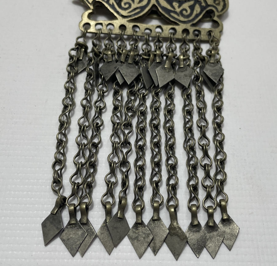 ÜZERİ SAVATLI BÜYÜK BOY ANTİKA TOKA