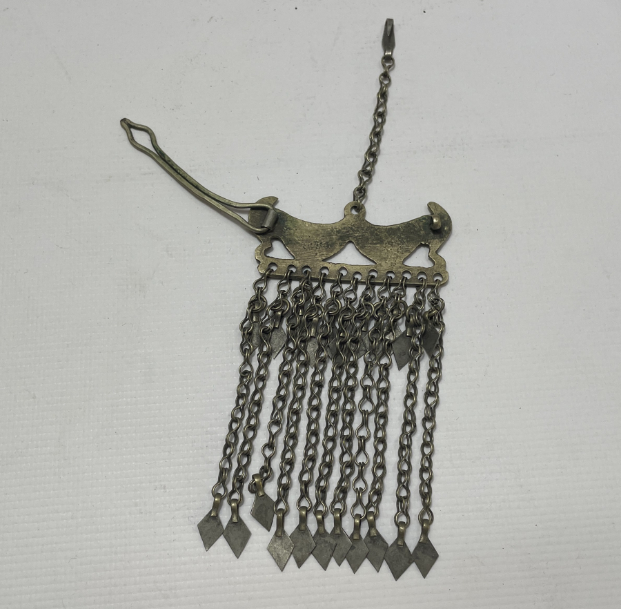 ÜZERİ SAVATLI BÜYÜK BOY ANTİKA TOKA