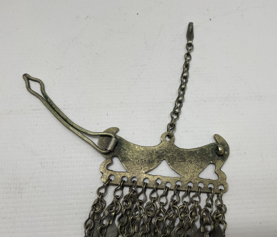 ÜZERİ SAVATLI BÜYÜK BOY ANTİKA TOKA