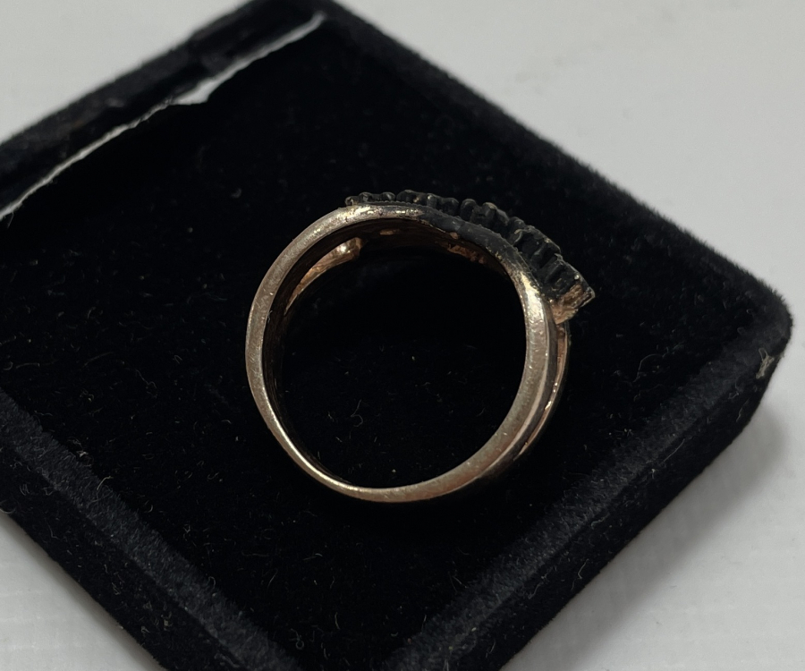 ZİHGİR FORMUNDA ELMASLI YÜZÜK