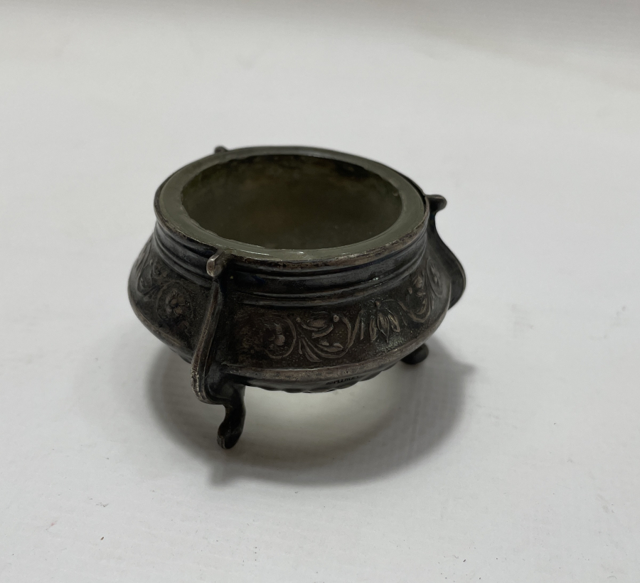 ÜZERİ KABARTMA İŞÇİLİKLİ RUS HAVYARLIK