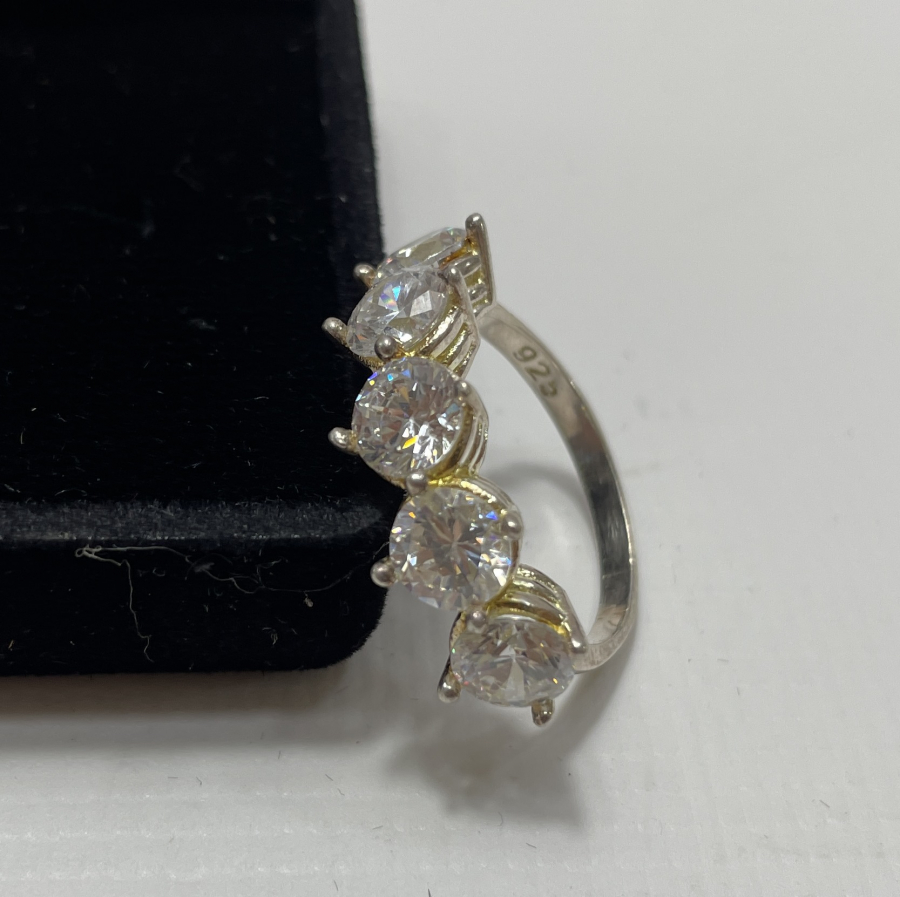 5 TAŞLI SAVAROSKİ GÜMÜŞ YÜZÜK