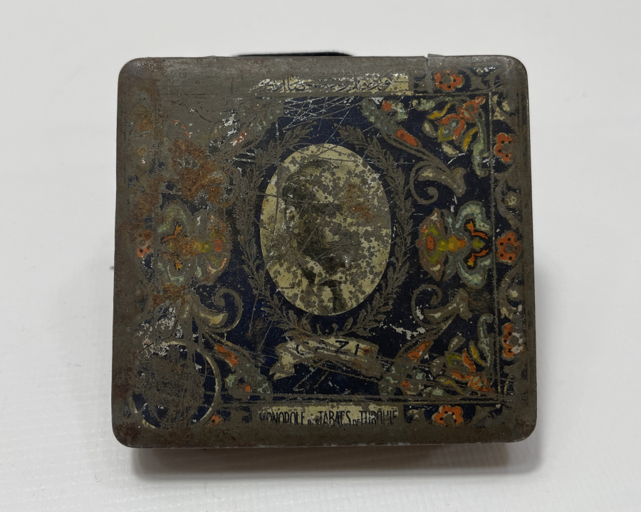 ATATÜRK GÖRSELLİ VE OSMANLICA YAZILI GAZİ SİGARA TABAKASI