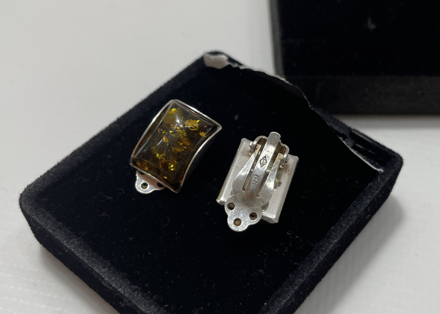 KEHRİBAR TAŞLI GÜMÜŞ KÜPE