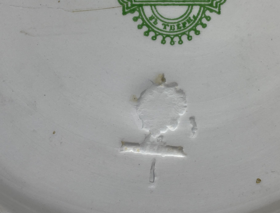 OSMANLI PAZARI İÇİN YAPILMIŞ KUZNETSOV KAHVE TEPSİSİ