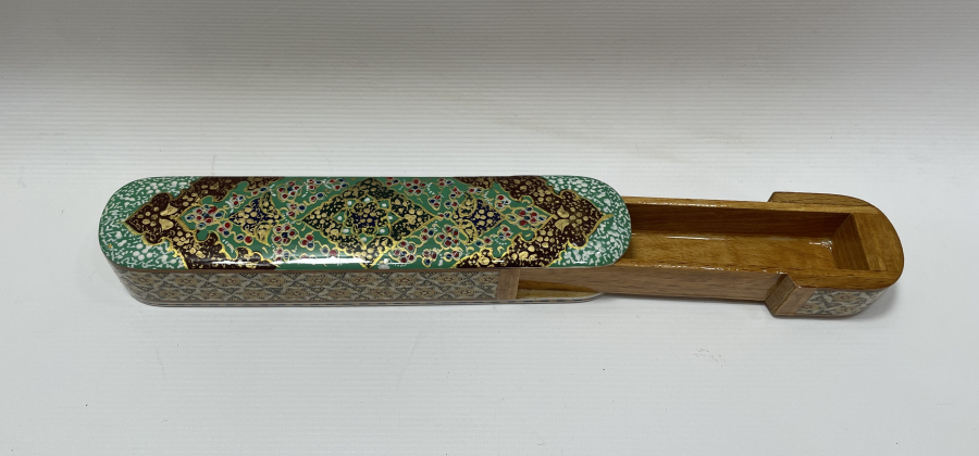 TAMAMI EL BOYAMA VE MARKÜTERİ İÇİLİKLİ KALEMDAN