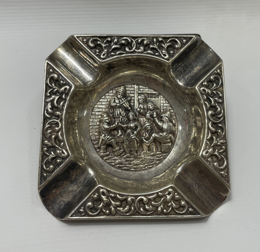 ÜZERİ KABARTMA İŞÇİLİKLİ ANTİKA GÜMÜŞ KÜLLÜK