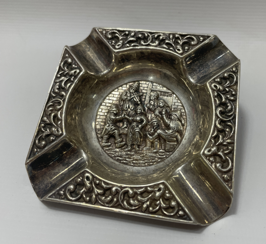 ÜZERİ KABARTMA İŞÇİLİKLİ ANTİKA GÜMÜŞ KÜLLÜK