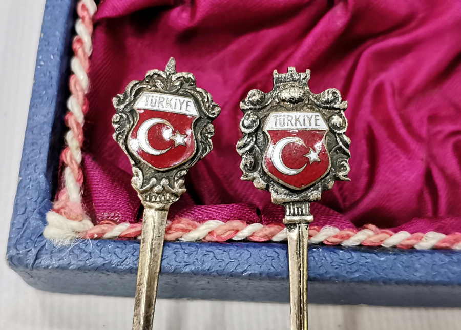 ÜZERİ MİNE İŞÇİLİKLİ ANTİKA GÜMÜŞ ÇAY KAŞIĞI TAKIMI