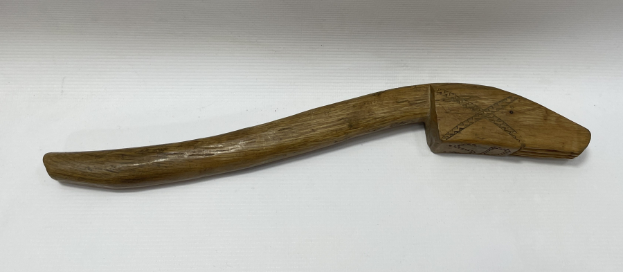 İNSİYALLİ ANTİKA AHŞAPTAN MAMUL PALAN  KİRKİTİ