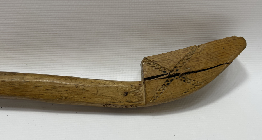 İNSİYALLİ ANTİKA AHŞAPTAN MAMUL PALAN  KİRKİTİ