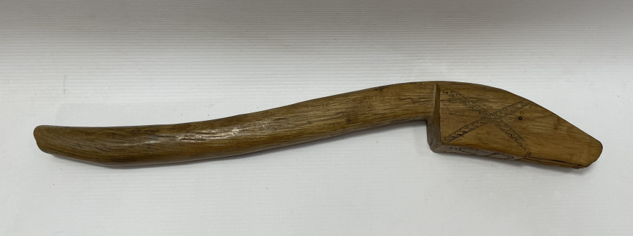 İNSİYALLİ ANTİKA AHŞAPTAN MAMUL PALAN  KİRKİTİ