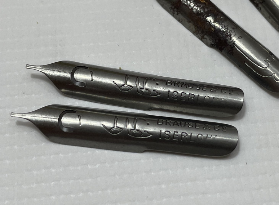 OSMANLI DÖNEMİ ORJİNAL KUTUSUNDA ÜZERLERİ OSMANLICA YAZILI  DİVİT UÇLARI