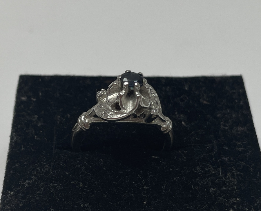 PIRLANTA VE YAKUT TAŞLI YÜZÜK