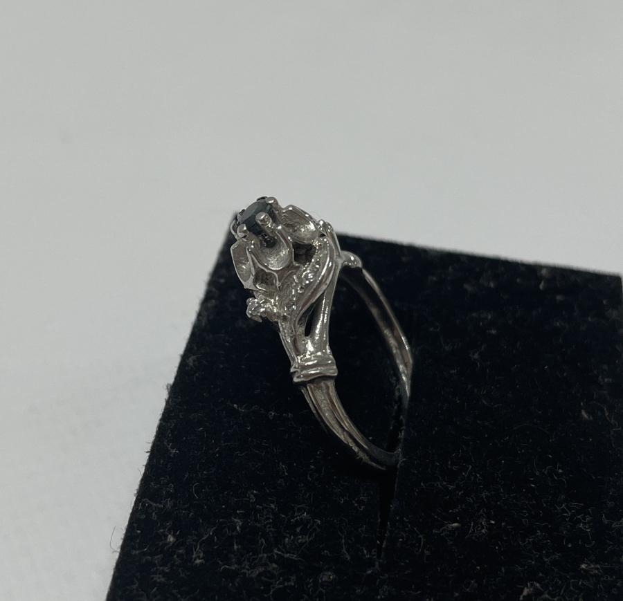 PIRLANTA VE YAKUT TAŞLI YÜZÜK