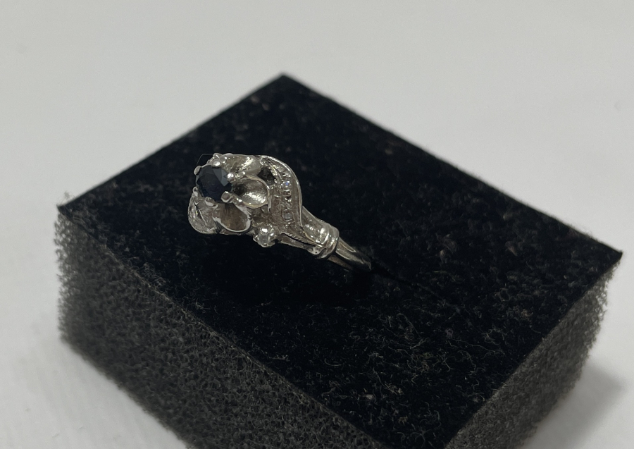 PIRLANTA VE YAKUT TAŞLI YÜZÜK