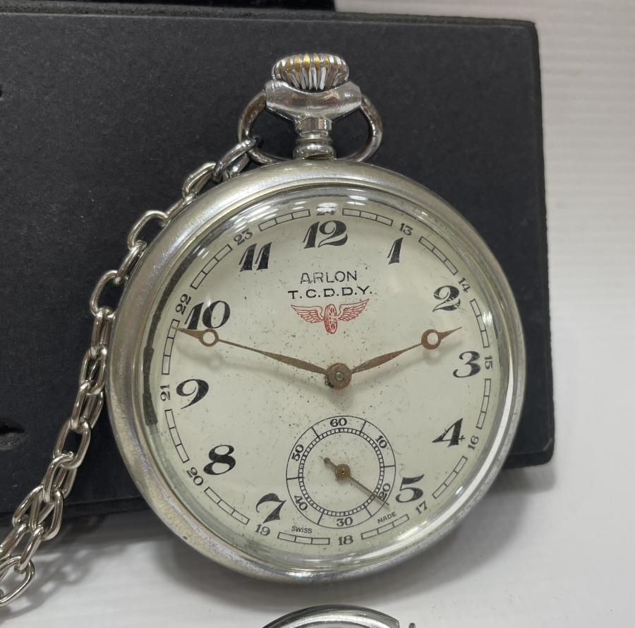 TCDD İÇİN ÖZEL YAPILMIŞ ARLON MARKA ANTİKA TEPEDEN KURMALI CEP SAATİ