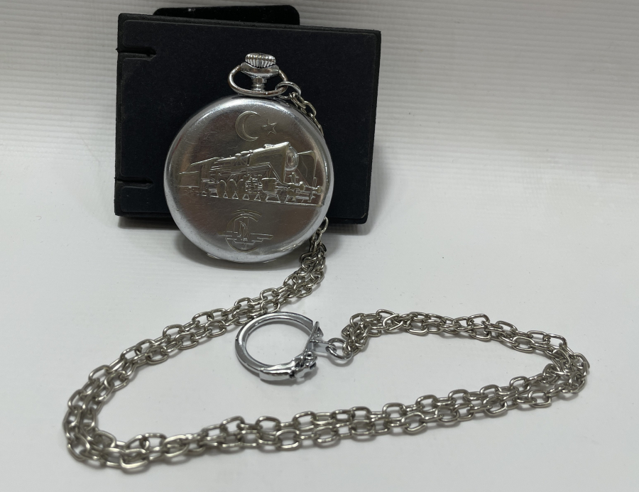 TCDD İÇİN ÖZEL YAPILMIŞ ARLON MARKA ANTİKA TEPEDEN KURMALI CEP SAATİ