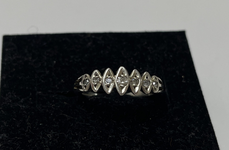 7 TAŞLI ANTİKA PIRLANTA YÜZÜK