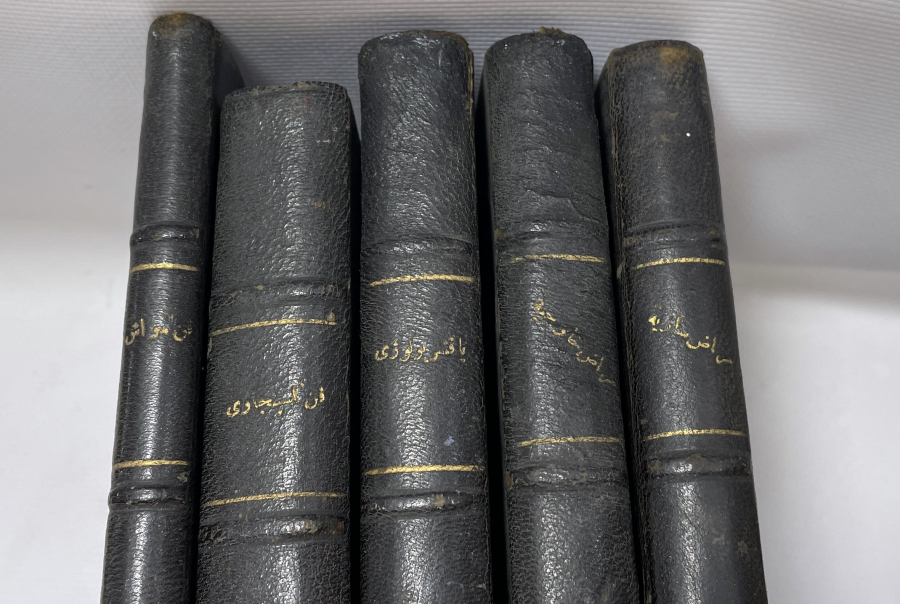 OSMANLI DÖNEMİ ÇOK NADİR BAYTARLIK ÜZERİNE YAZILMIŞ EL YAZMA 5 ADET ESER