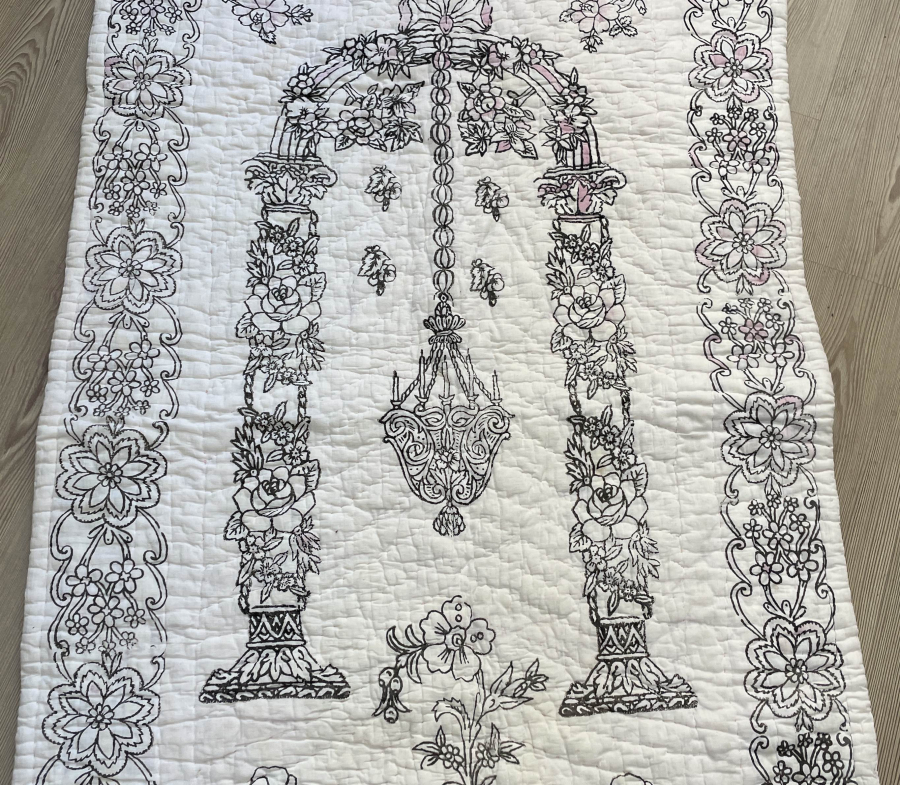 OSMANLI DÖNEMİ NADİR FORMDA YÜNLÜ SECCADE