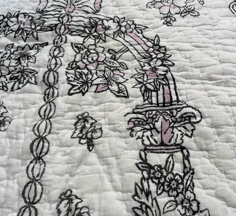 OSMANLI DÖNEMİ NADİR FORMDA YÜNLÜ SECCADE