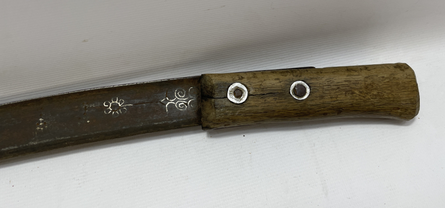 ÜZERİ GÜMÜŞ ÇAKMA İŞÇİLİKLİ YATAĞAN KILICI