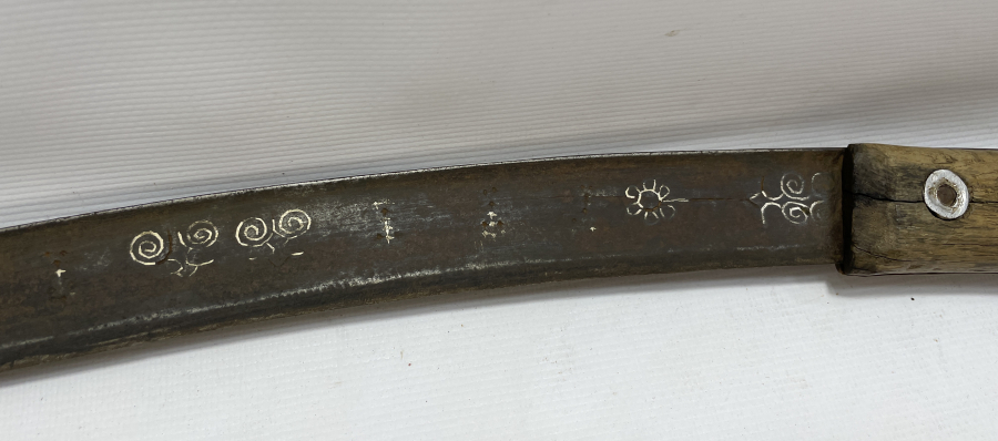 ÜZERİ GÜMÜŞ ÇAKMA İŞÇİLİKLİ YATAĞAN KILICI