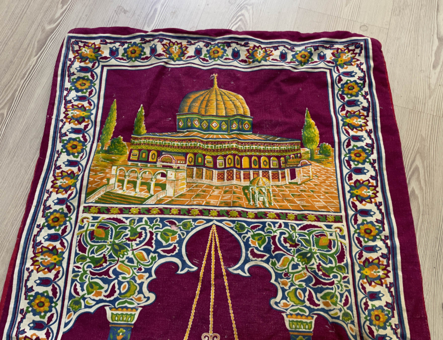 ÜZERİ KABE GÖRSELLİ ANTİKA SECCADE