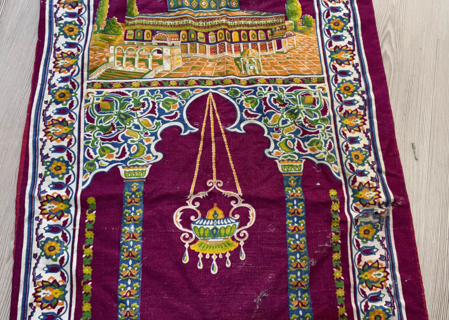 ÜZERİ KABE GÖRSELLİ ANTİKA SECCADE