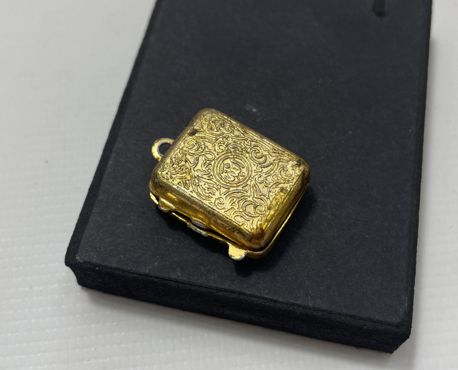 NADİR BOYUTTA ANTİKA KUR'AN -I KERİM KABI