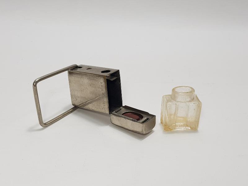 2. DÜNYA SAVAŞI ALMAN D.R.G.M. İLAÇ ŞİŞESİ VE MUHAFAZASI