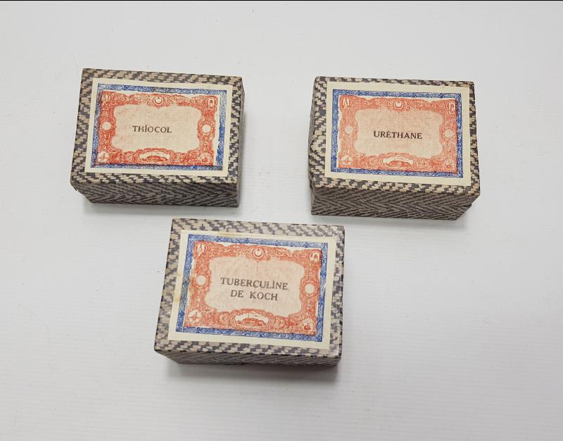 CUMHURİYET İLK DÖNEM ÜÇ ADET İLAÇ KUTUSU 