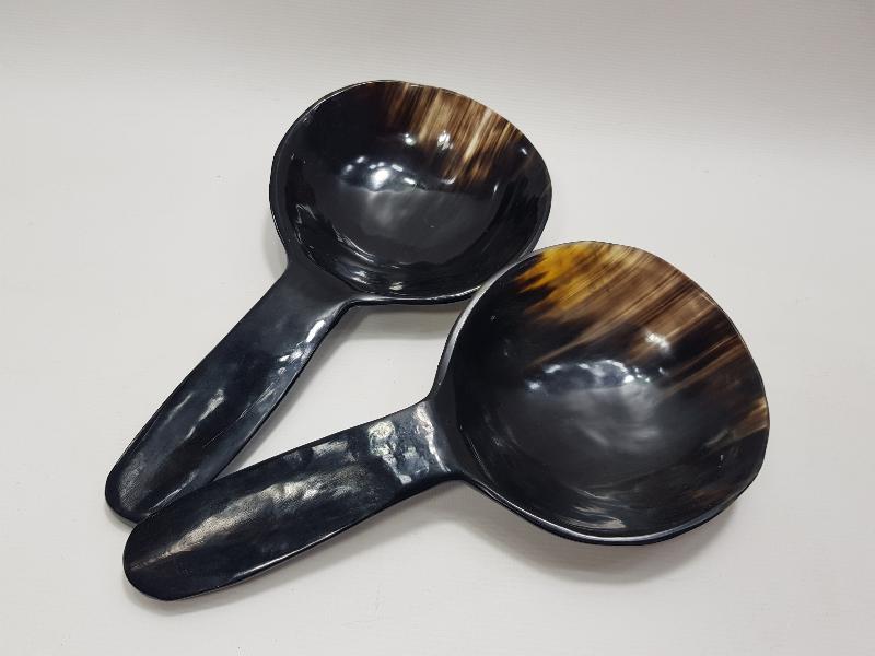 DEV EBATTA BİR ÇİFT BOYNUZ KAŞIK 