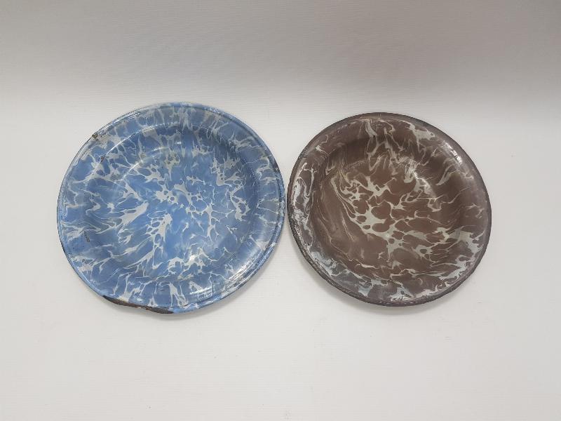 İKİ ADET EMAYE TABAK 